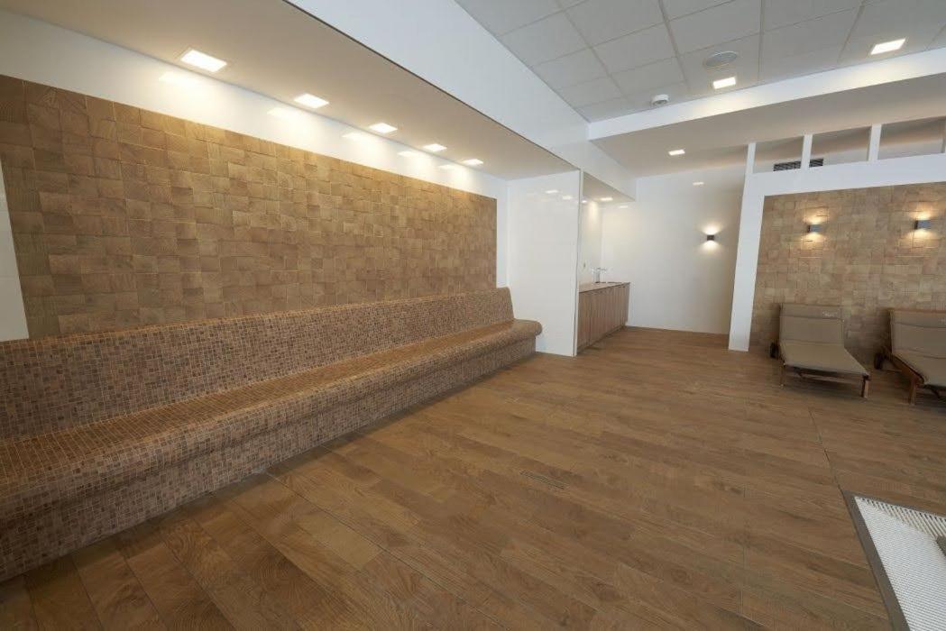 Apartman Rezidence Moser-Free Parking Garage كارلوفي فاري المظهر الخارجي الصورة